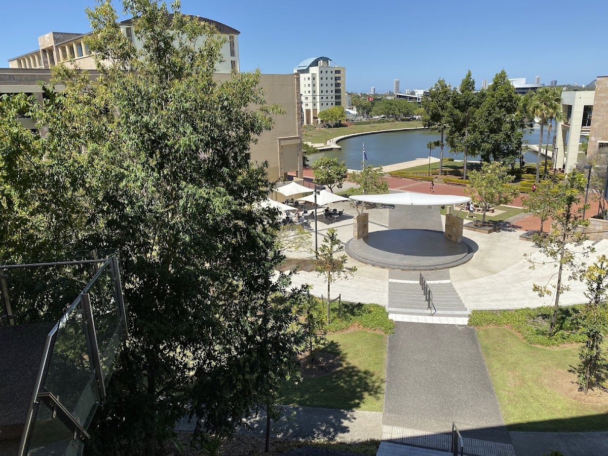 Bond University photo 6