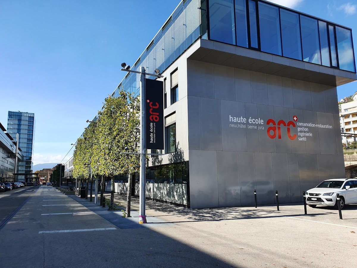 Haute Ecole Arc photo 3