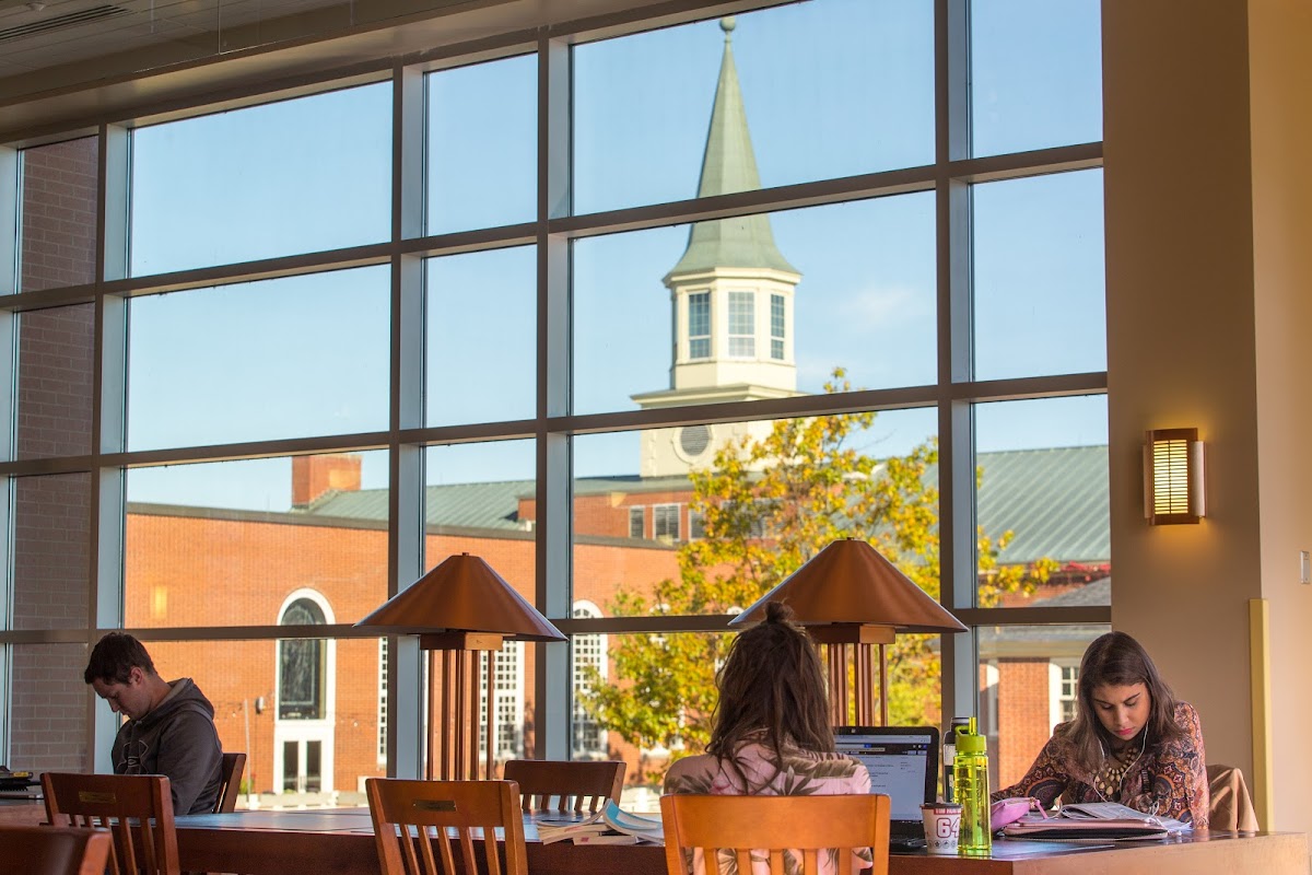 St. Thomas University photo 4