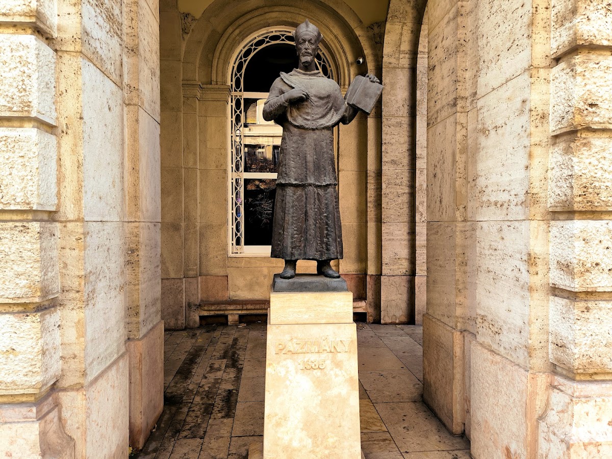 Eötvös Loránd University photo 4