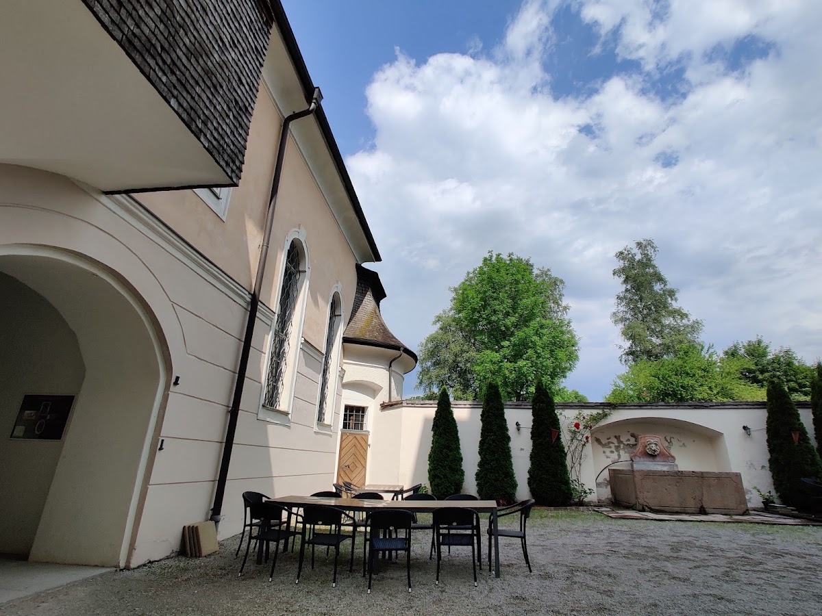 Seeburg Castle University photo 4