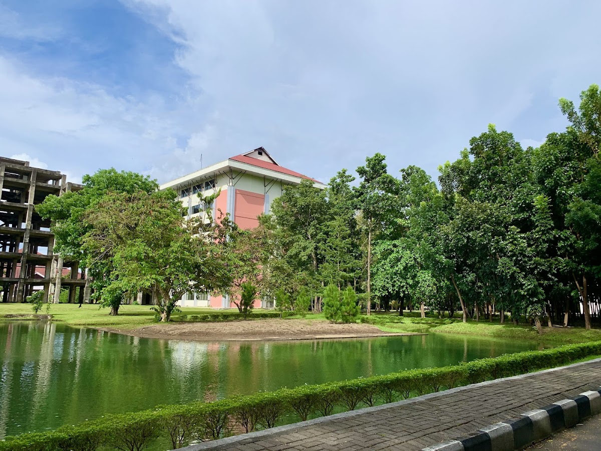 Sam Ratulangi University photo 4