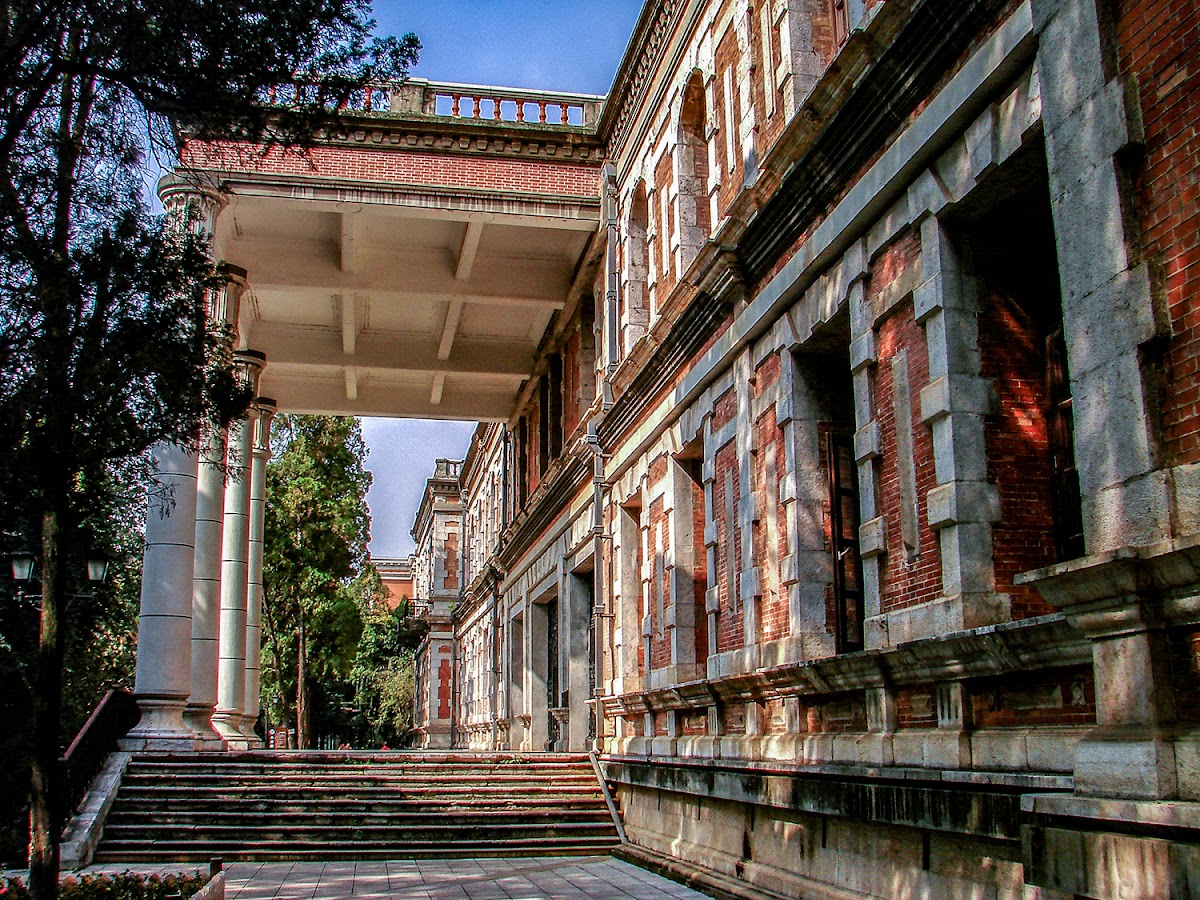 Yunnan University photo 6