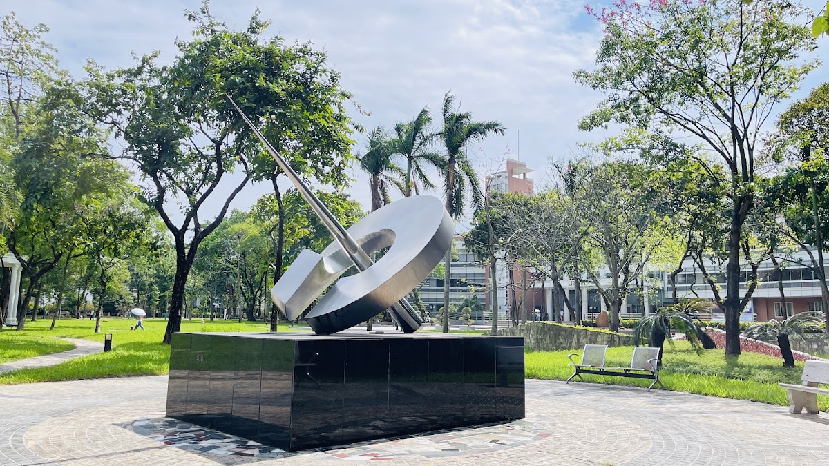 Guangdong University of Foreign Studies photo 3