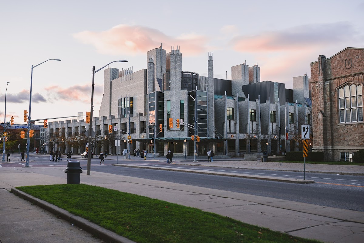 Queen's University photo 1