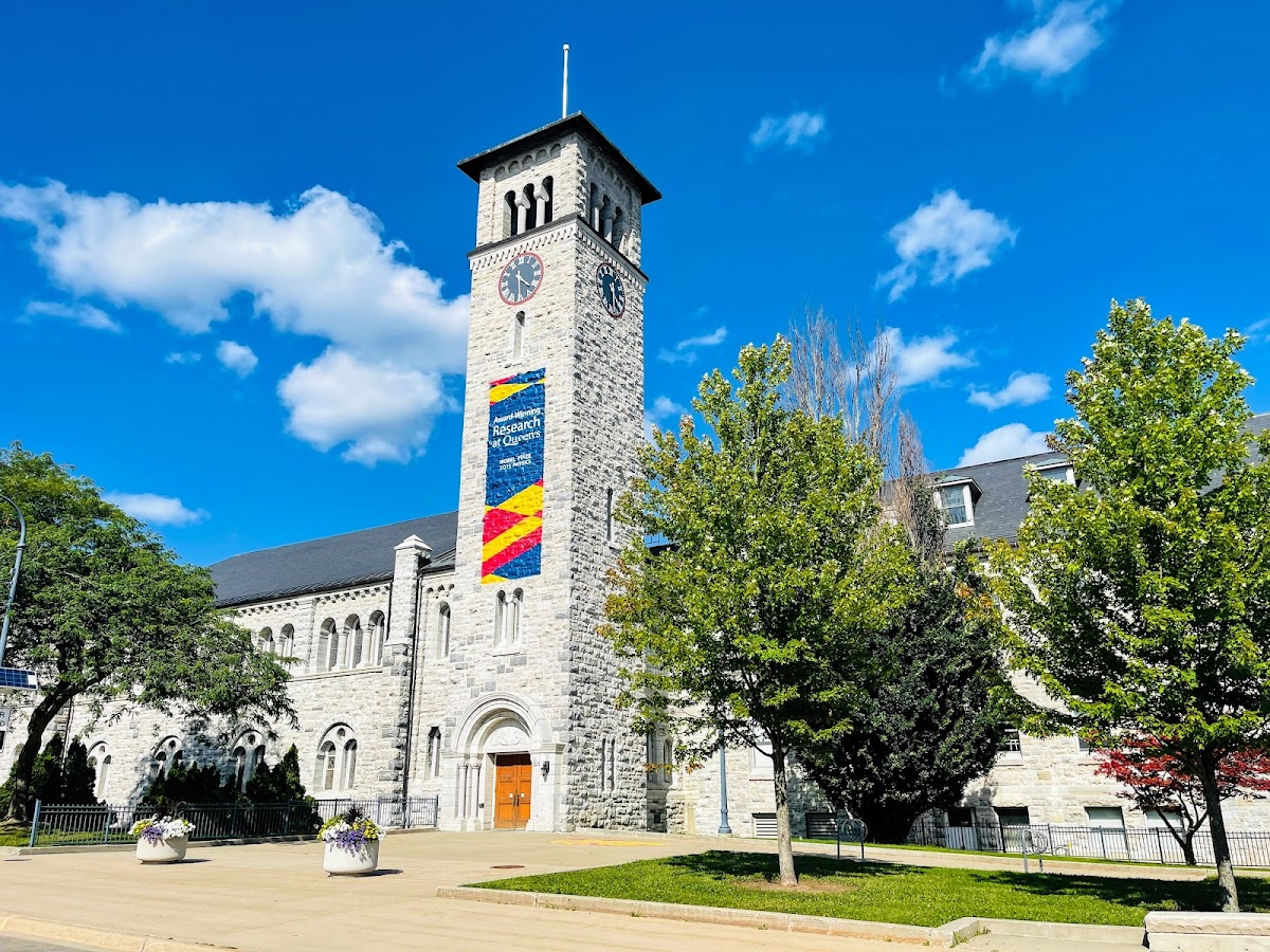 Queen's University photo 5