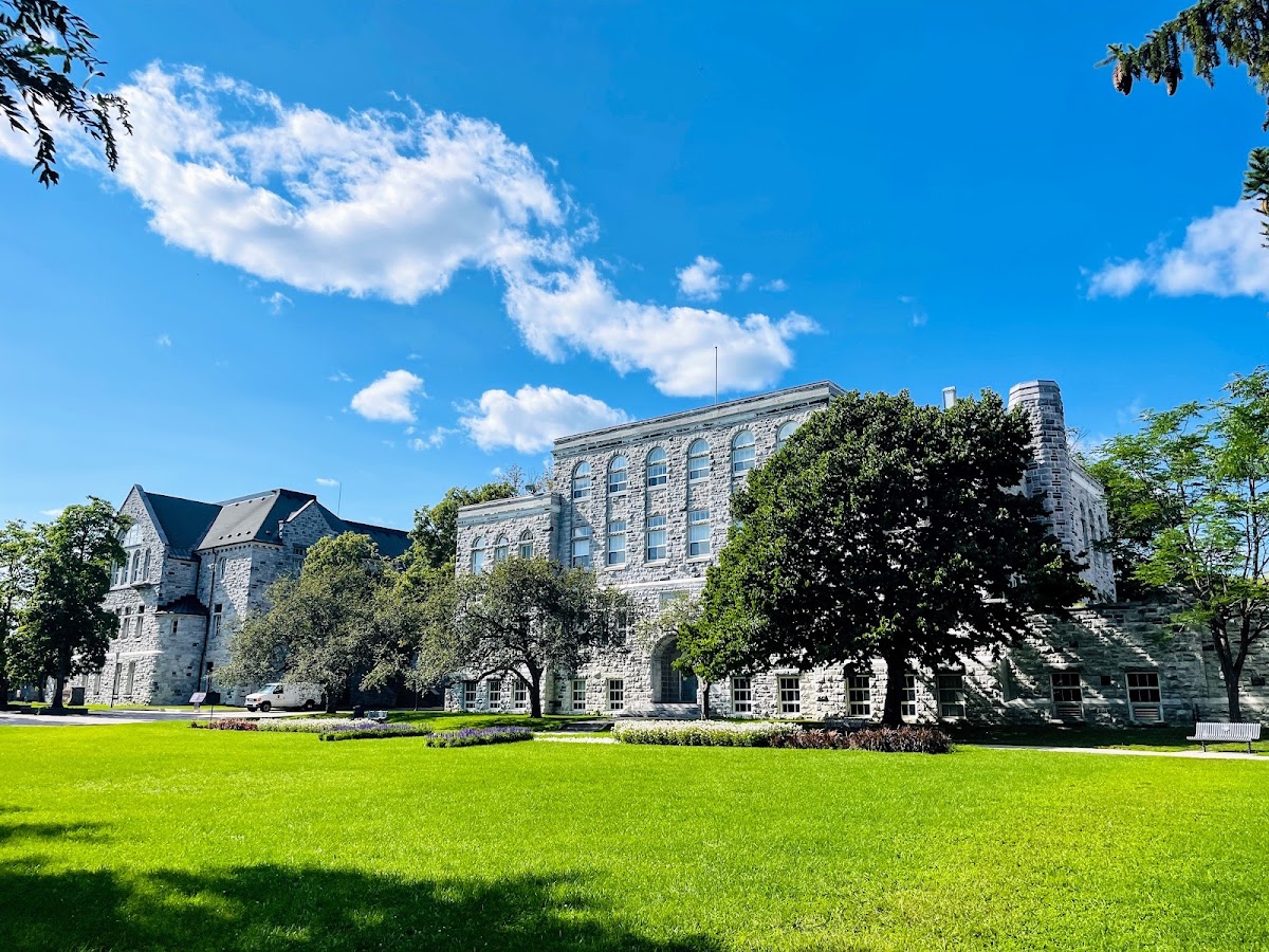Queen's University photo 6