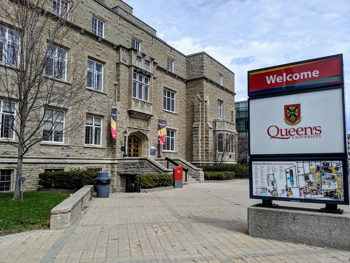Queen's University photo 9