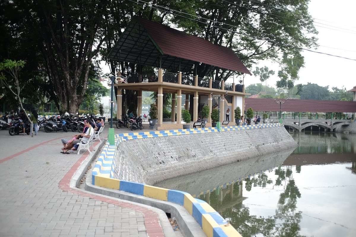 Sebelas Maret University photo 3