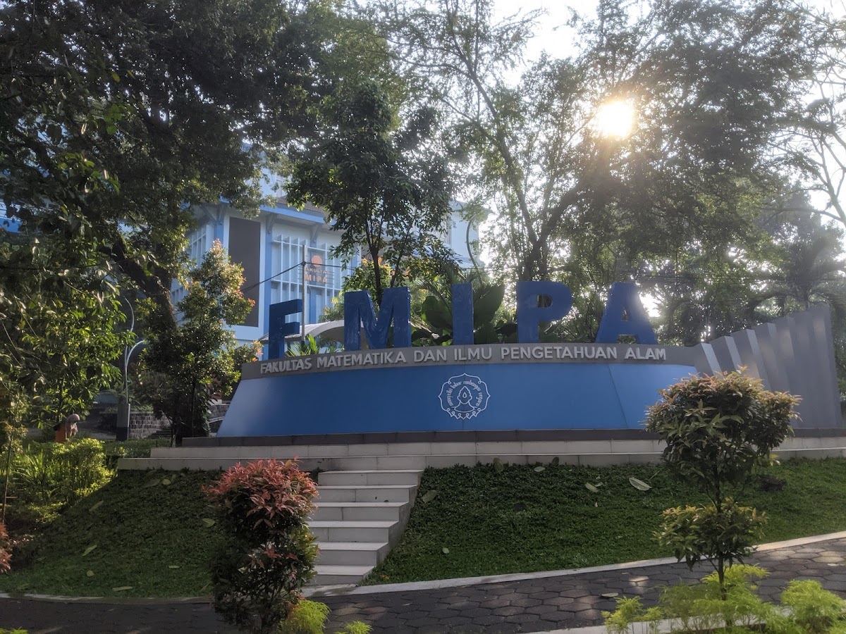 Sebelas Maret University photo 8