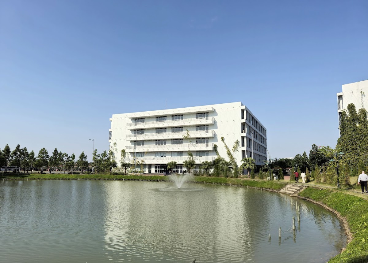 FPT University photo 2