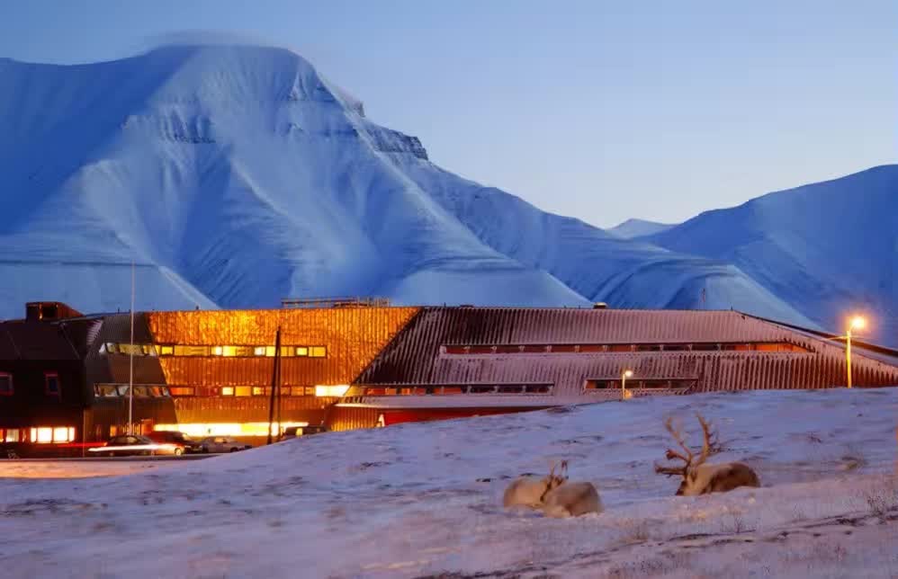 The Arctic University Centre for Svalbard (UNIS) photo 2