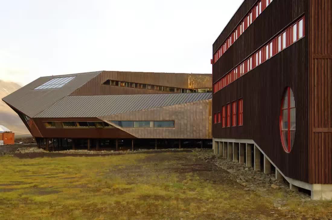 The Arctic University Centre for Svalbard (UNIS) photo 3