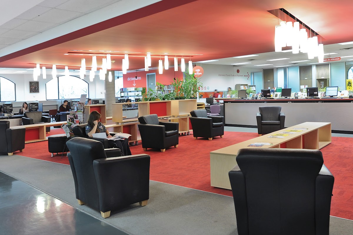 Collège Ahuntsic photo 1