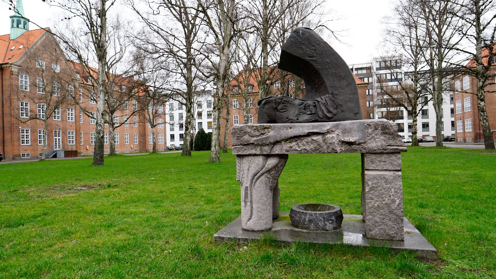 Metropolitan University College