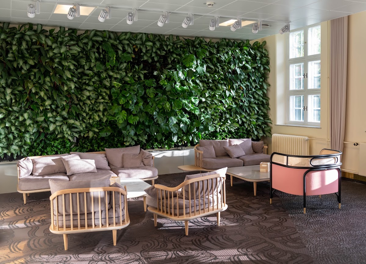 Metropolitan University College photo 8