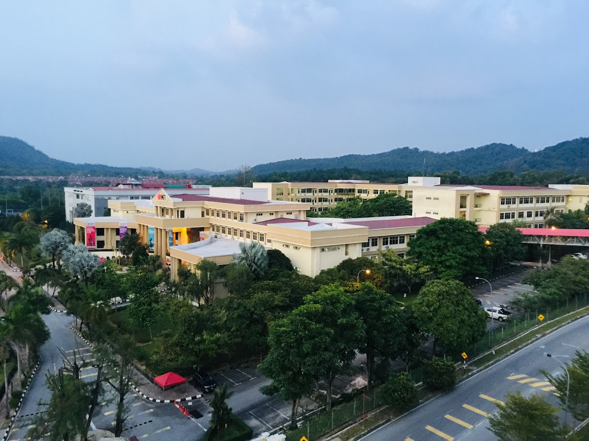 INTI International University photo 4