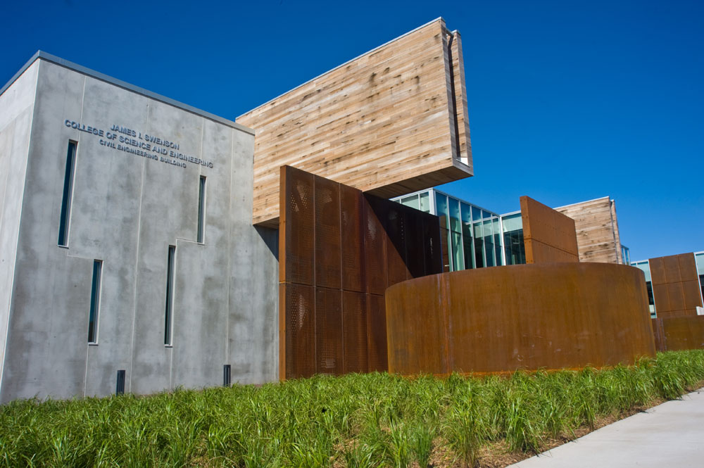University of Minnesota Duluth photo 5