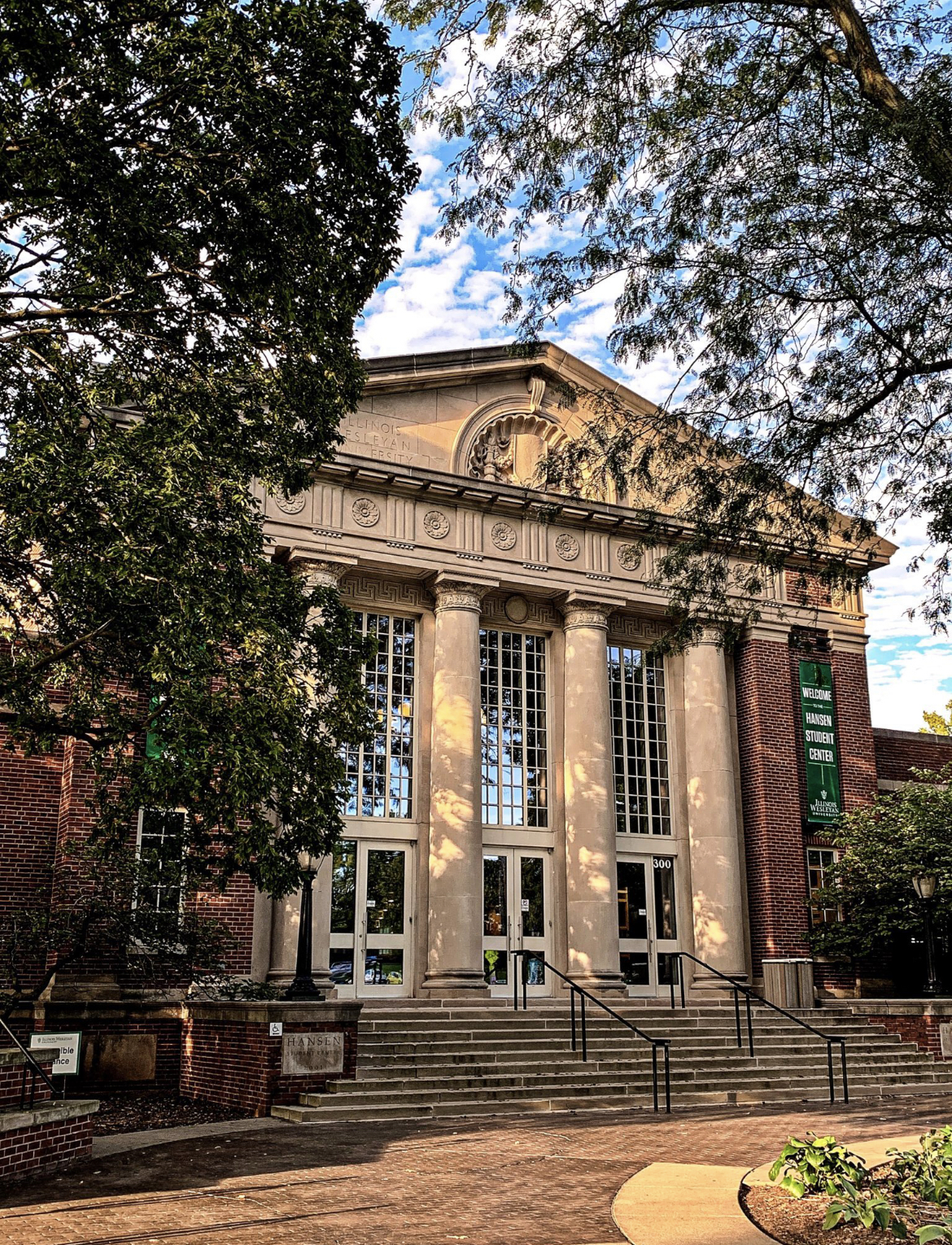 Illinois Wesleyan University photo 6