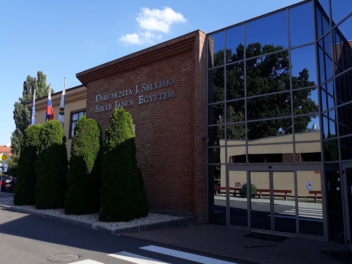 Selye János University photo 2