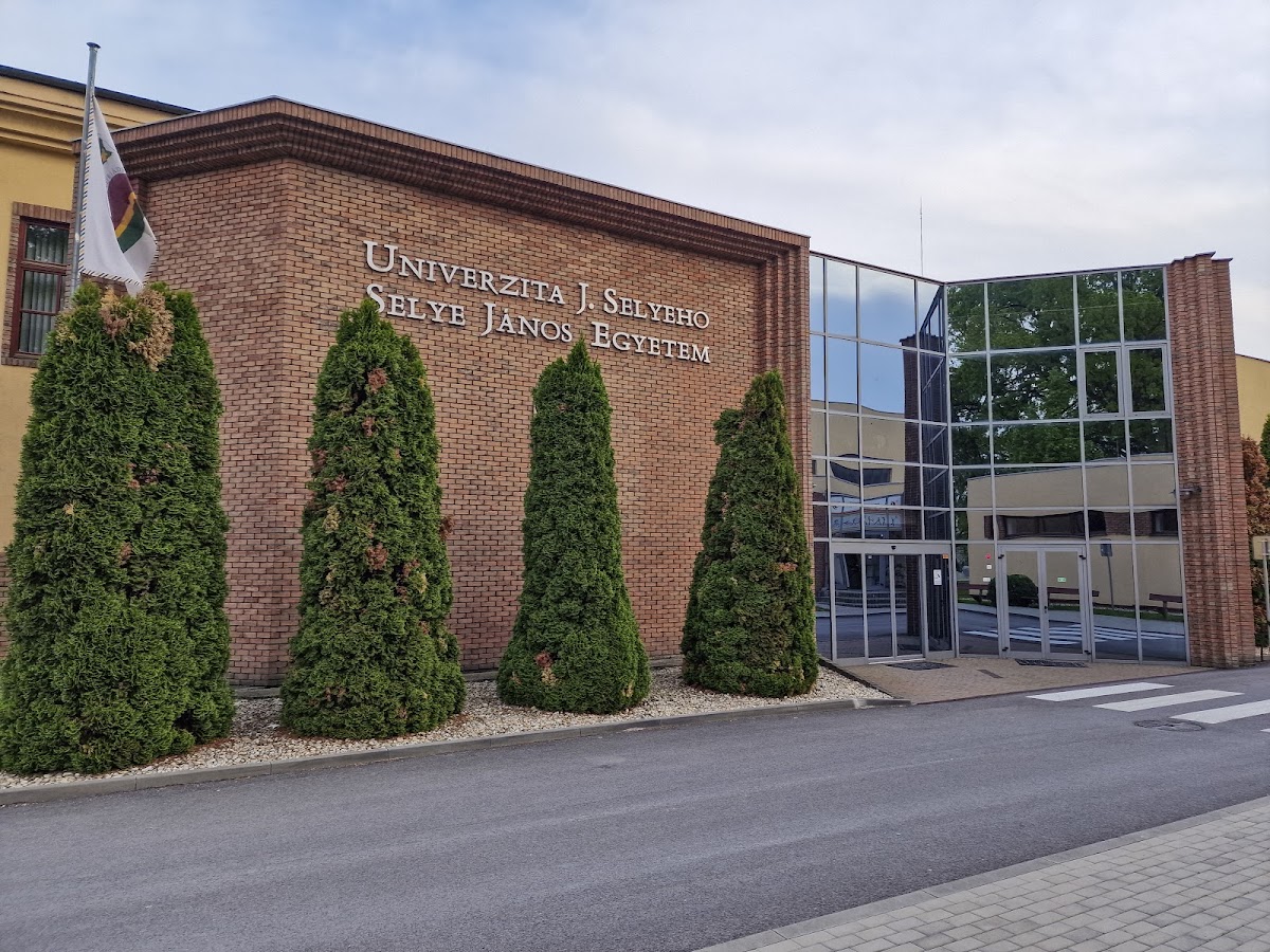 Selye János University photo 3