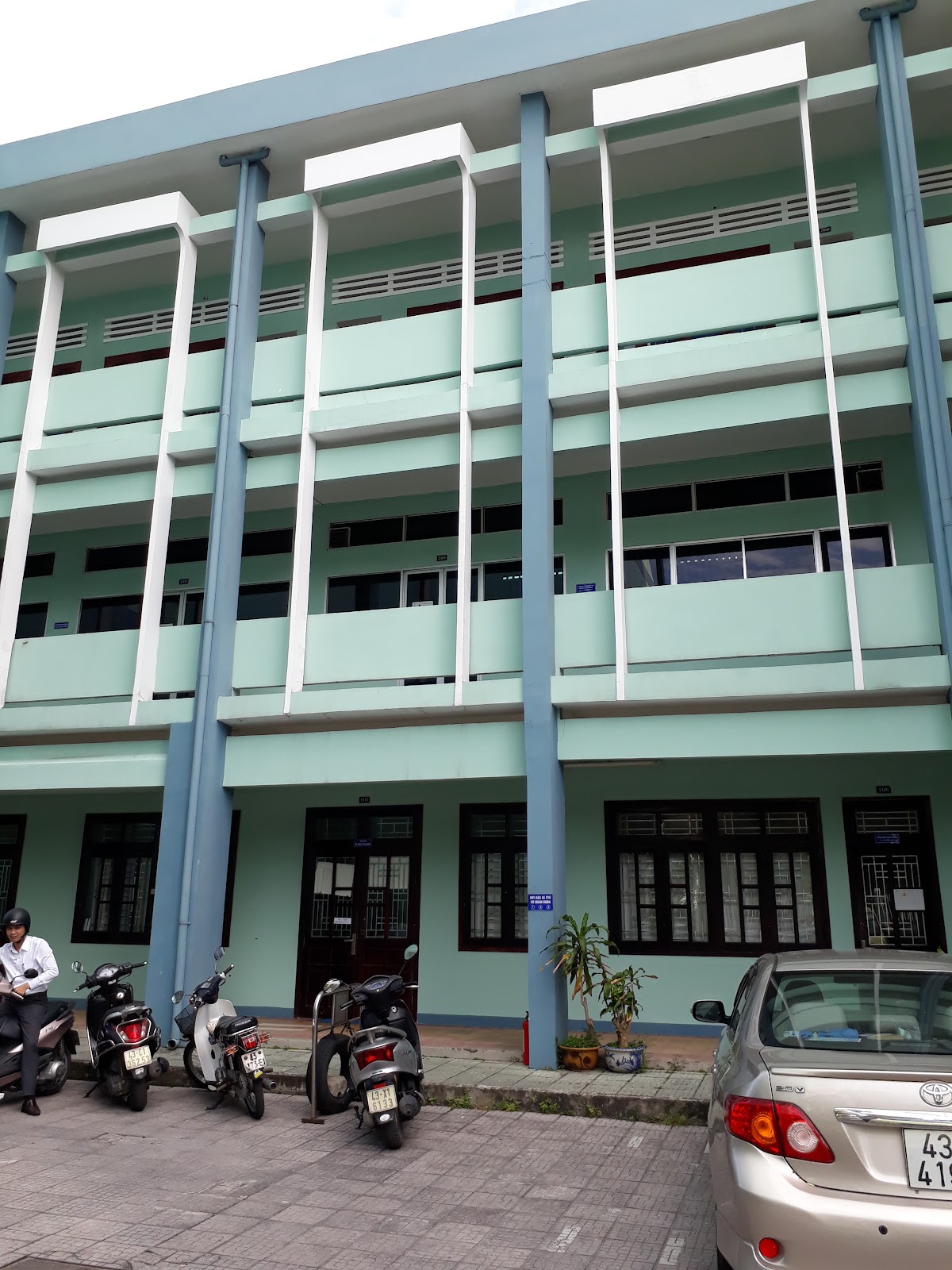 Da Nang University photo 8