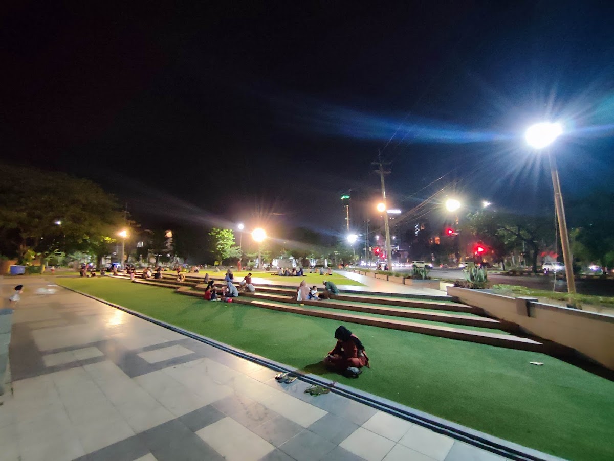 Airlangga University photo 4