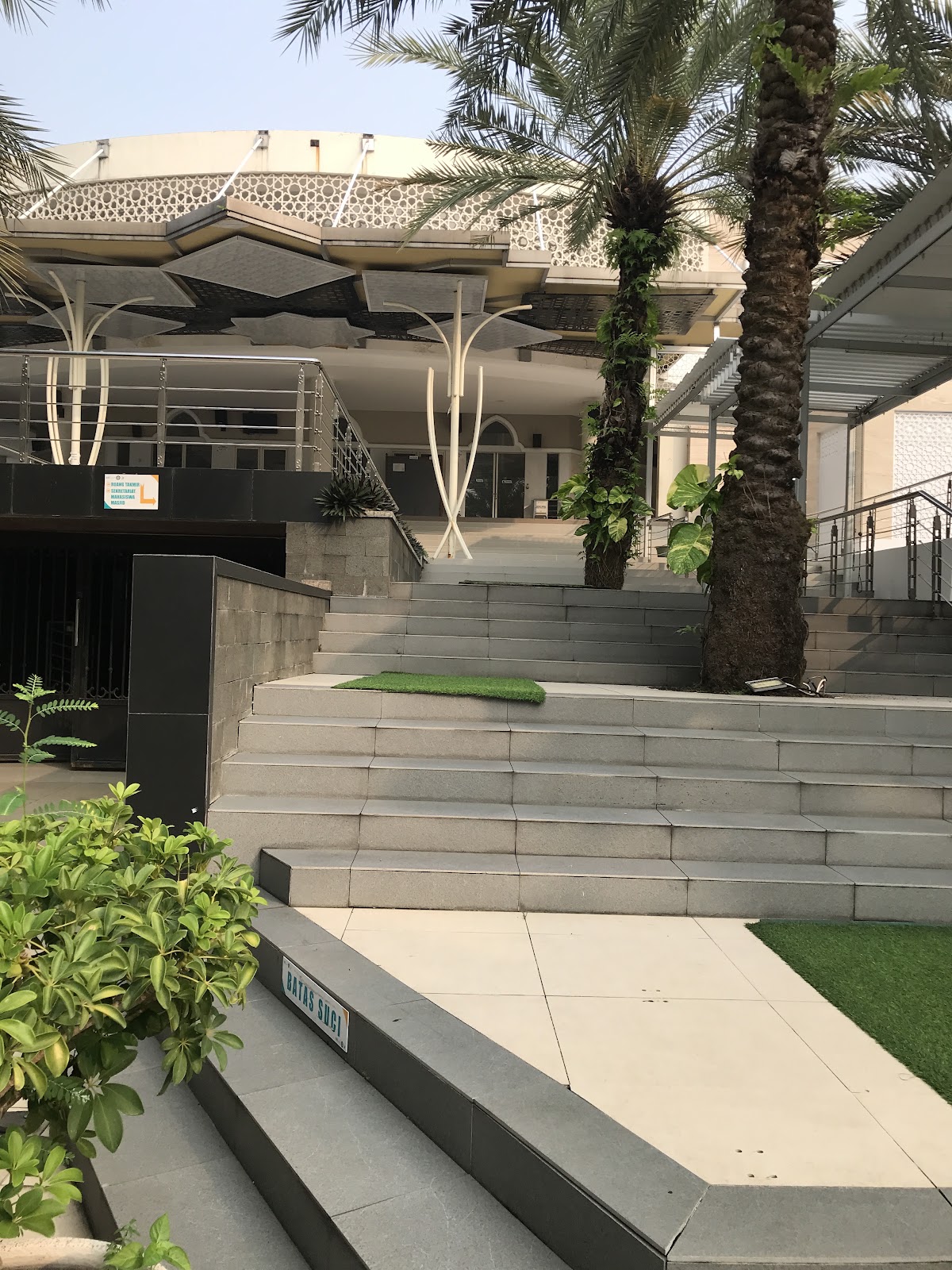 Airlangga University photo 7