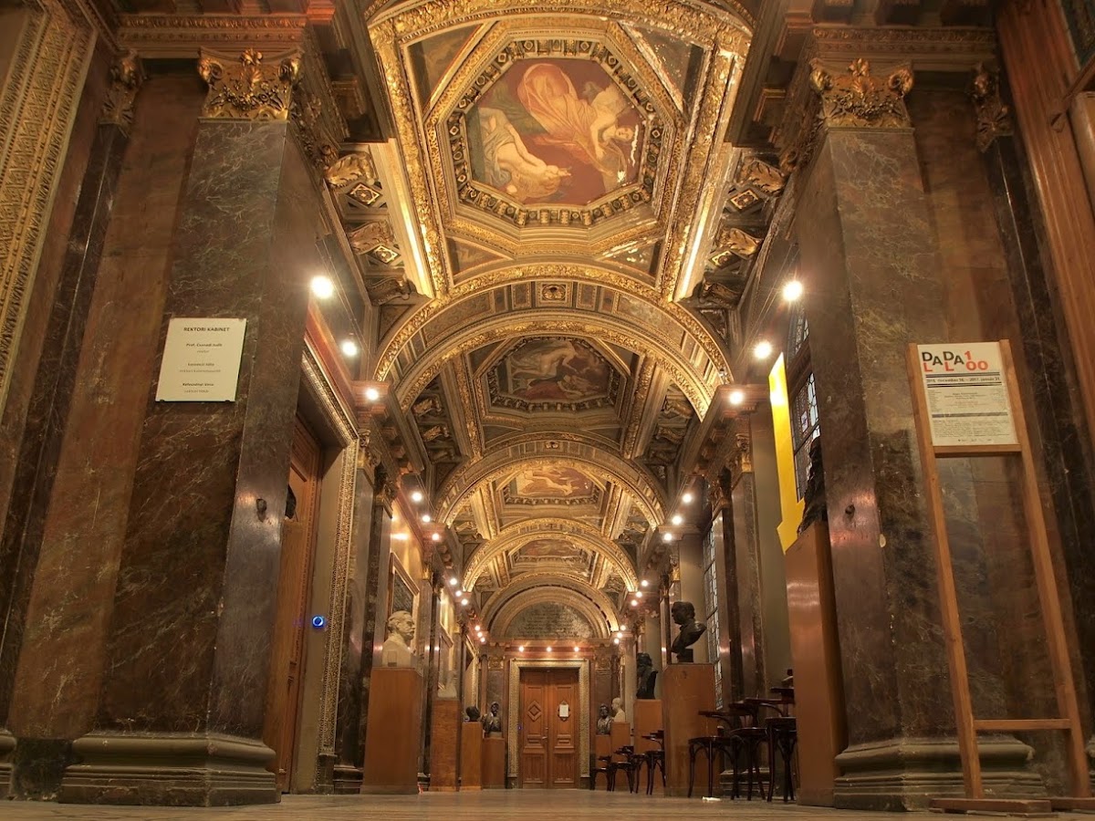 Hungarian University of Fine Arts photo 2