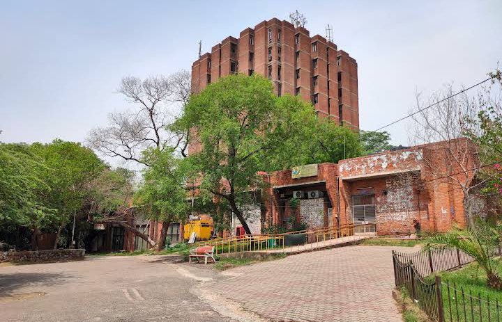 Jawaharlal Nehru University photo 1