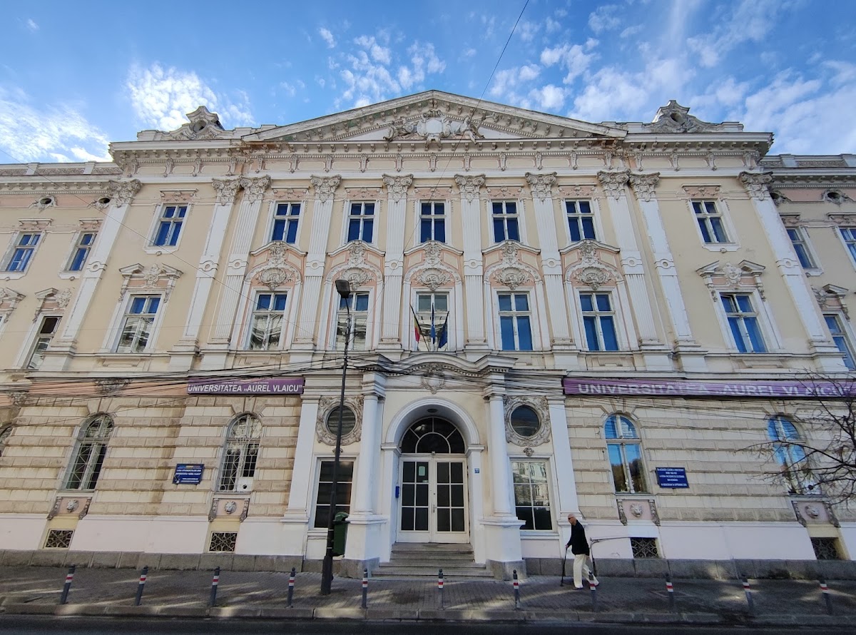 Aurel Vlaicu University of Arad photo 1