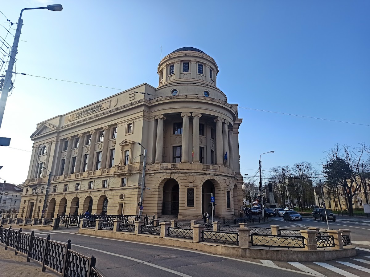 Alexandru Ioan Cuza University photo 7