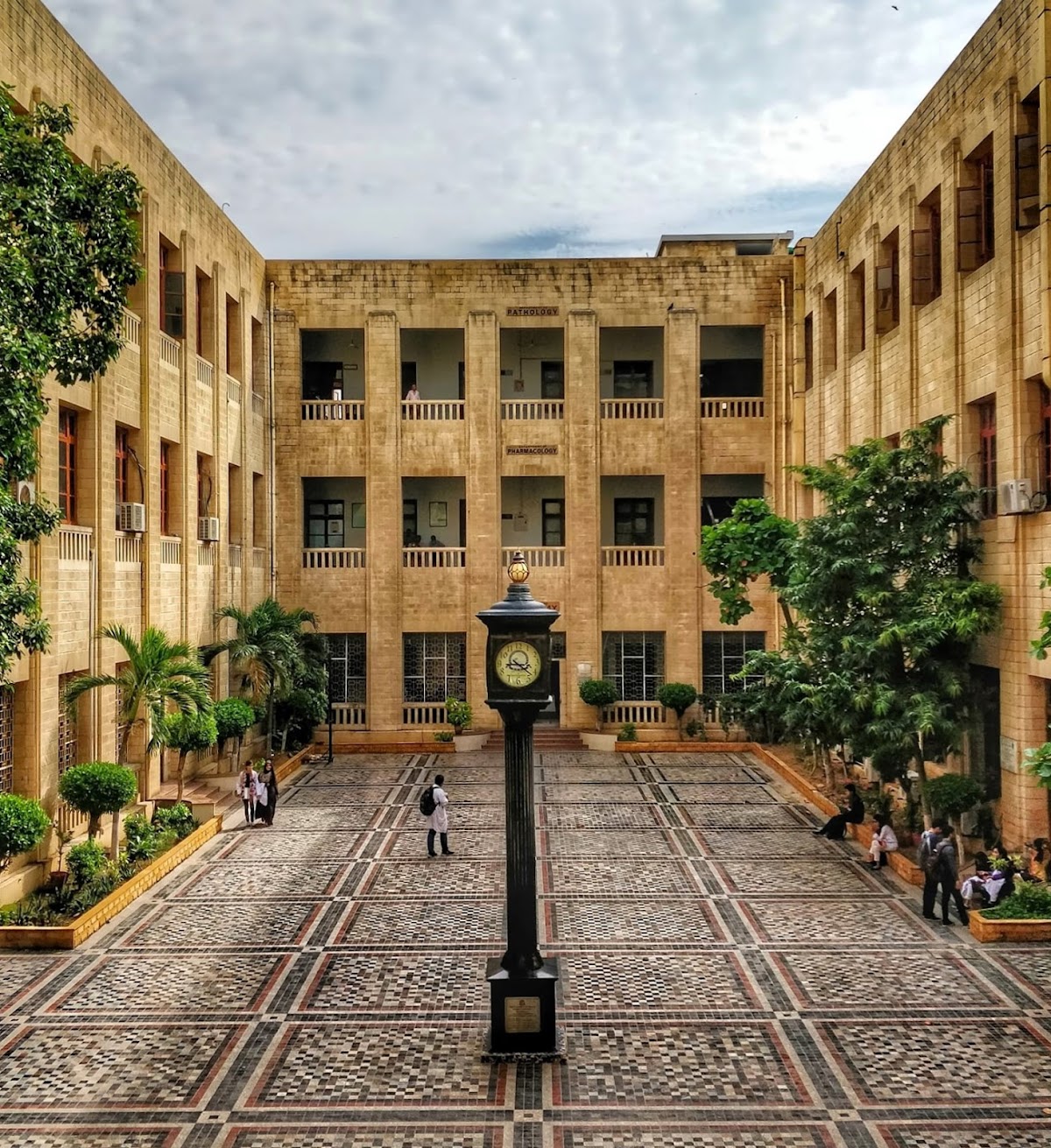 Dow University of Health Sciences photo 3