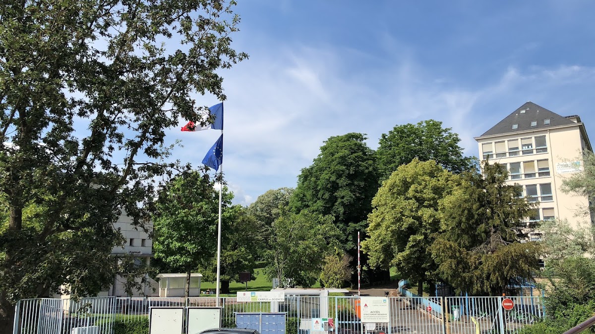 Université de Versailles Saint-Quentin-en-Yvelines photo 2