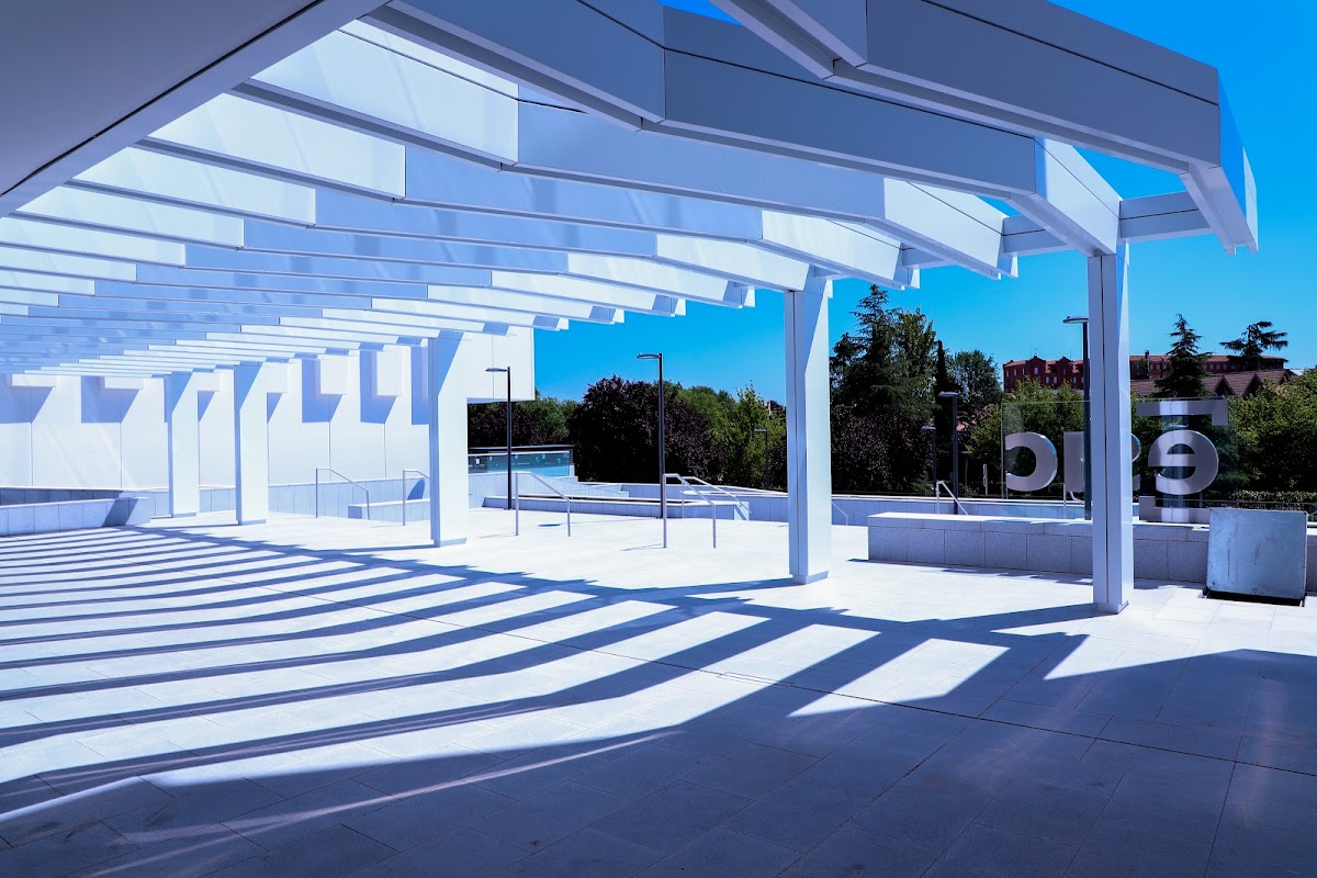 ESIC Business & Marketing School photo 4