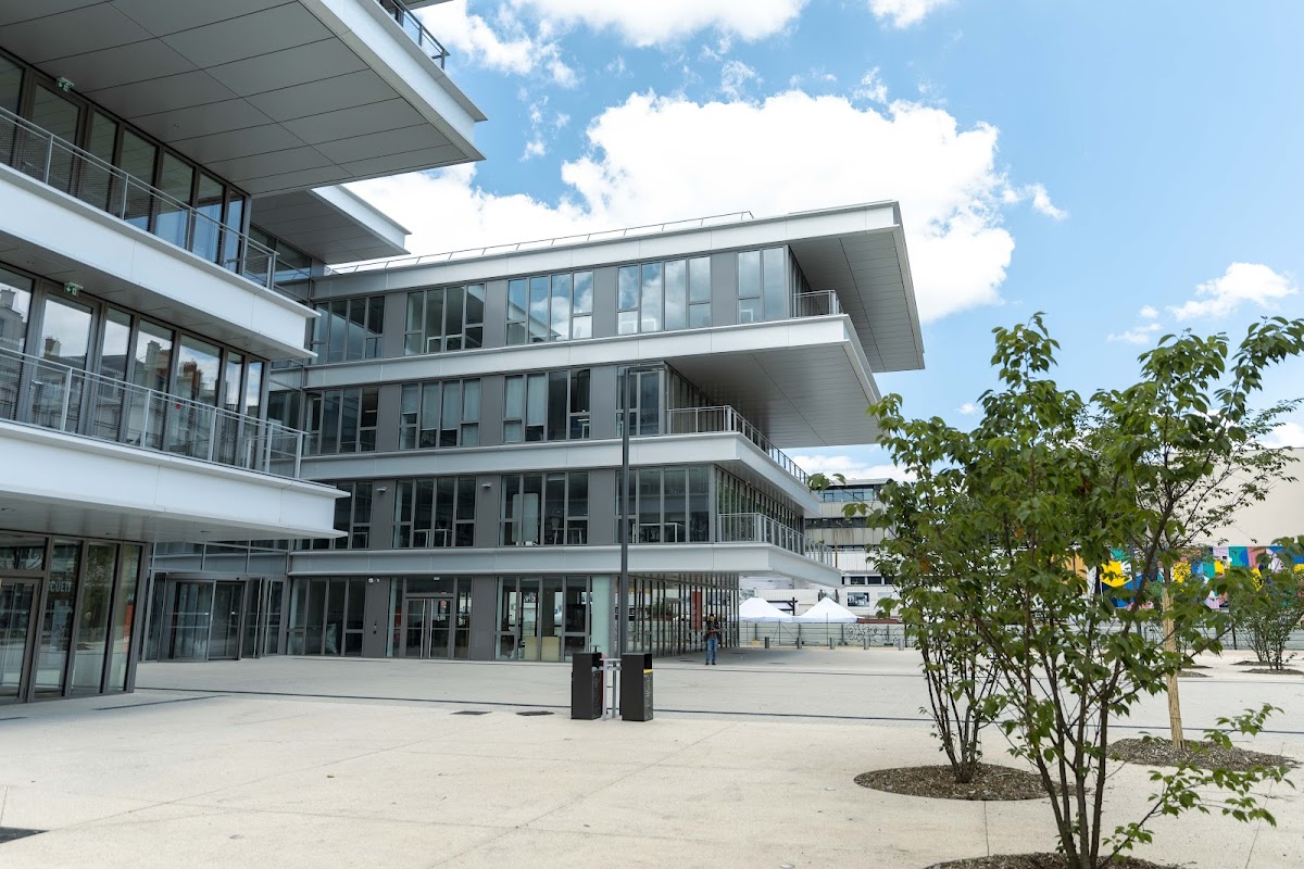 emlyon business school photo 4