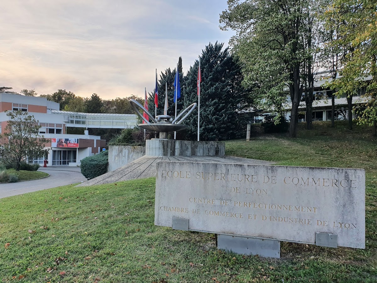 emlyon business school photo 8