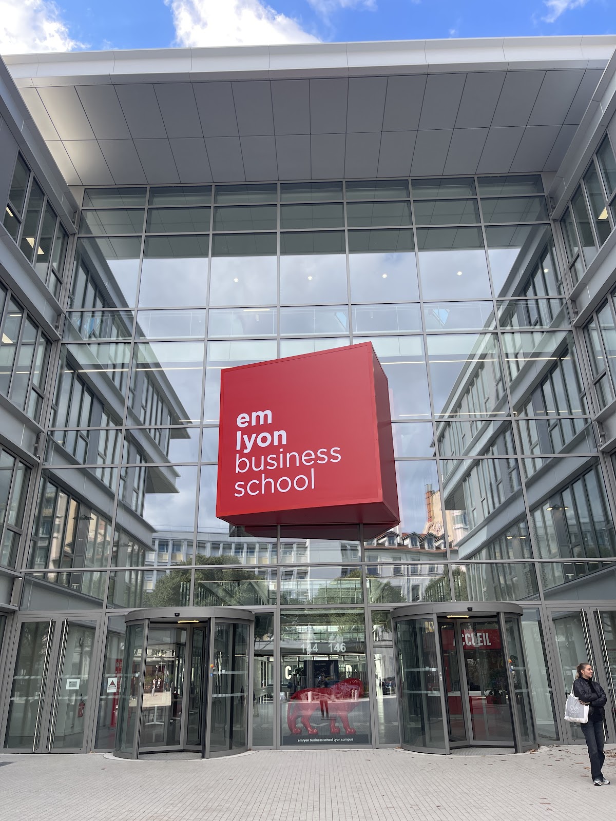 emlyon business school photo 9