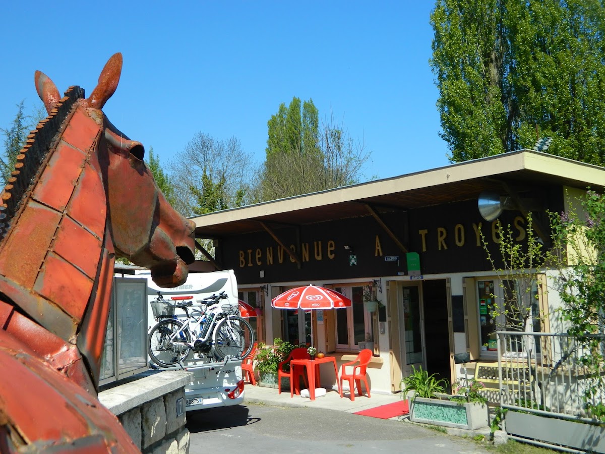 Burgundy School of Business photo 3