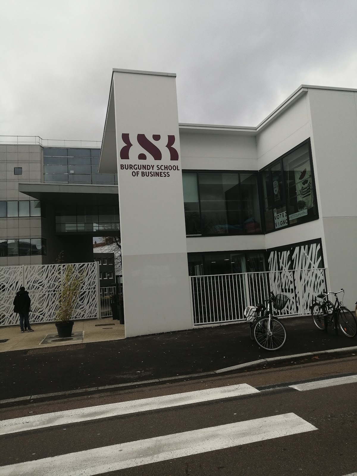 Burgundy School of Business photo 4