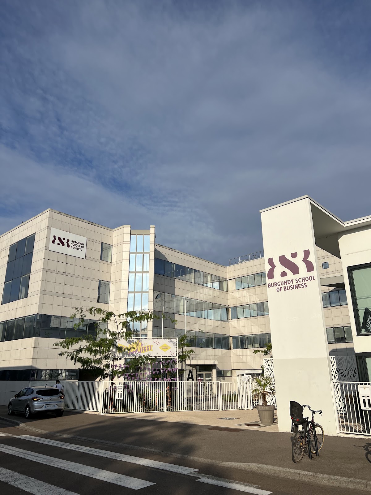 Burgundy School of Business photo 5