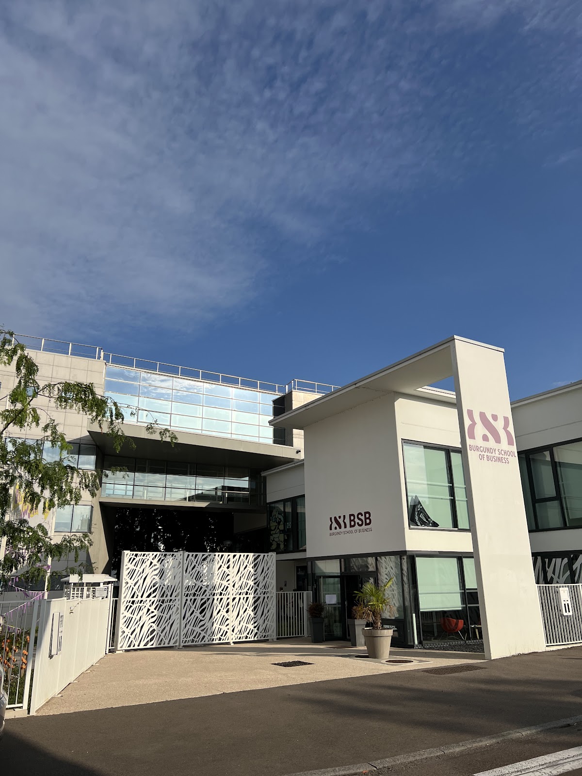 Burgundy School of Business photo 6