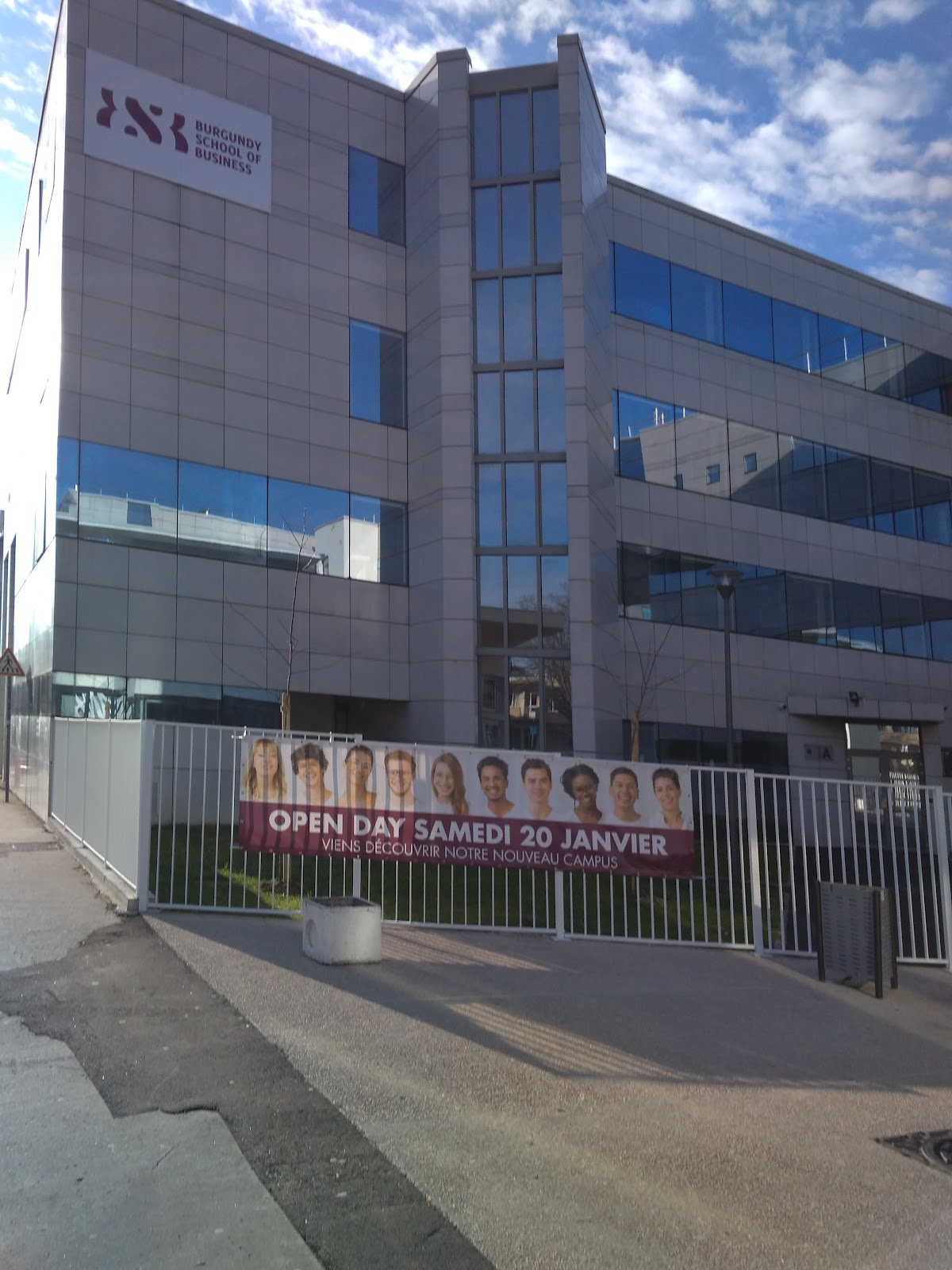 Burgundy School of Business photo 7