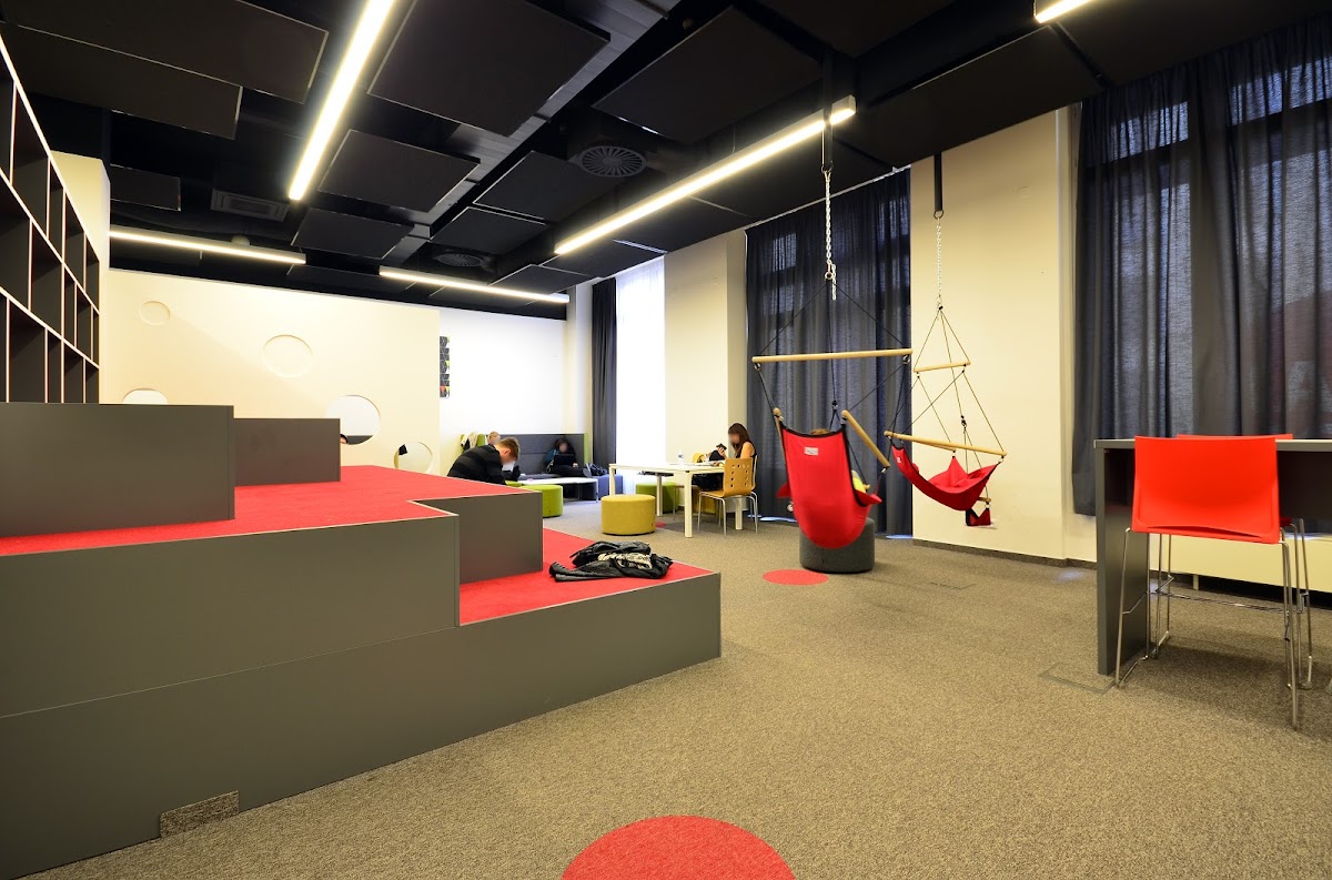 University College of Business in Prague photo 3