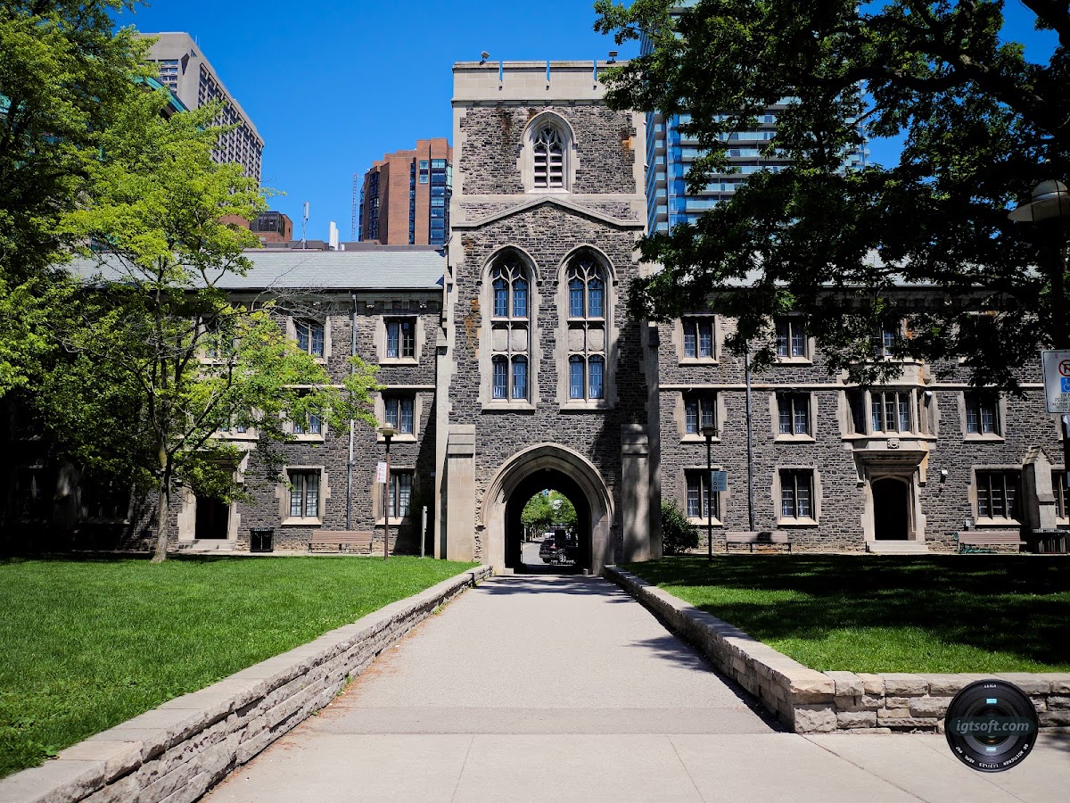 Victoria University photo 4