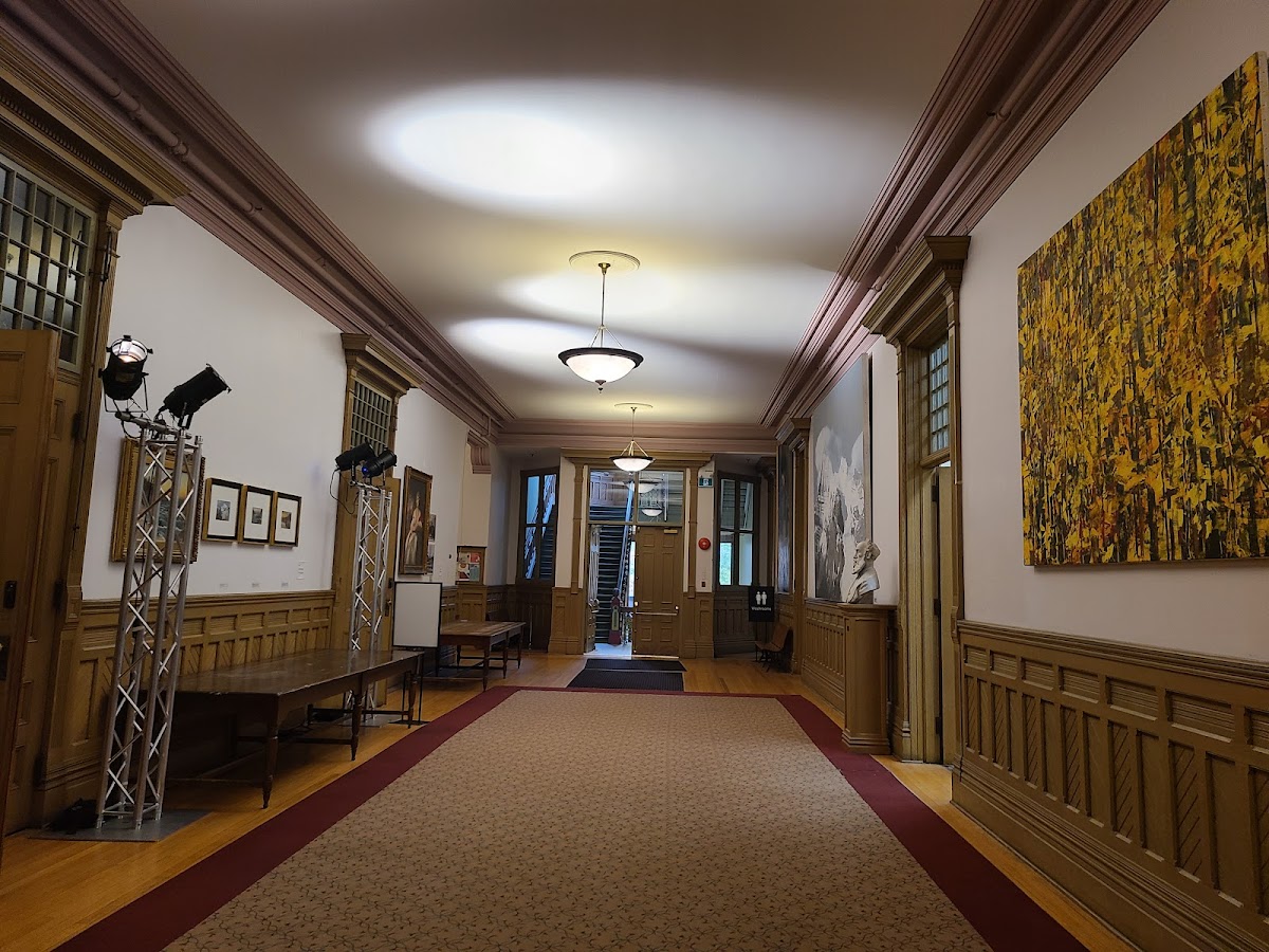 Victoria University photo 7
