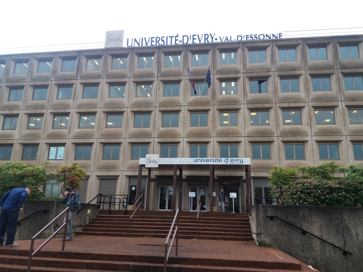 Université d'Évry Val d'Essonne photo 7