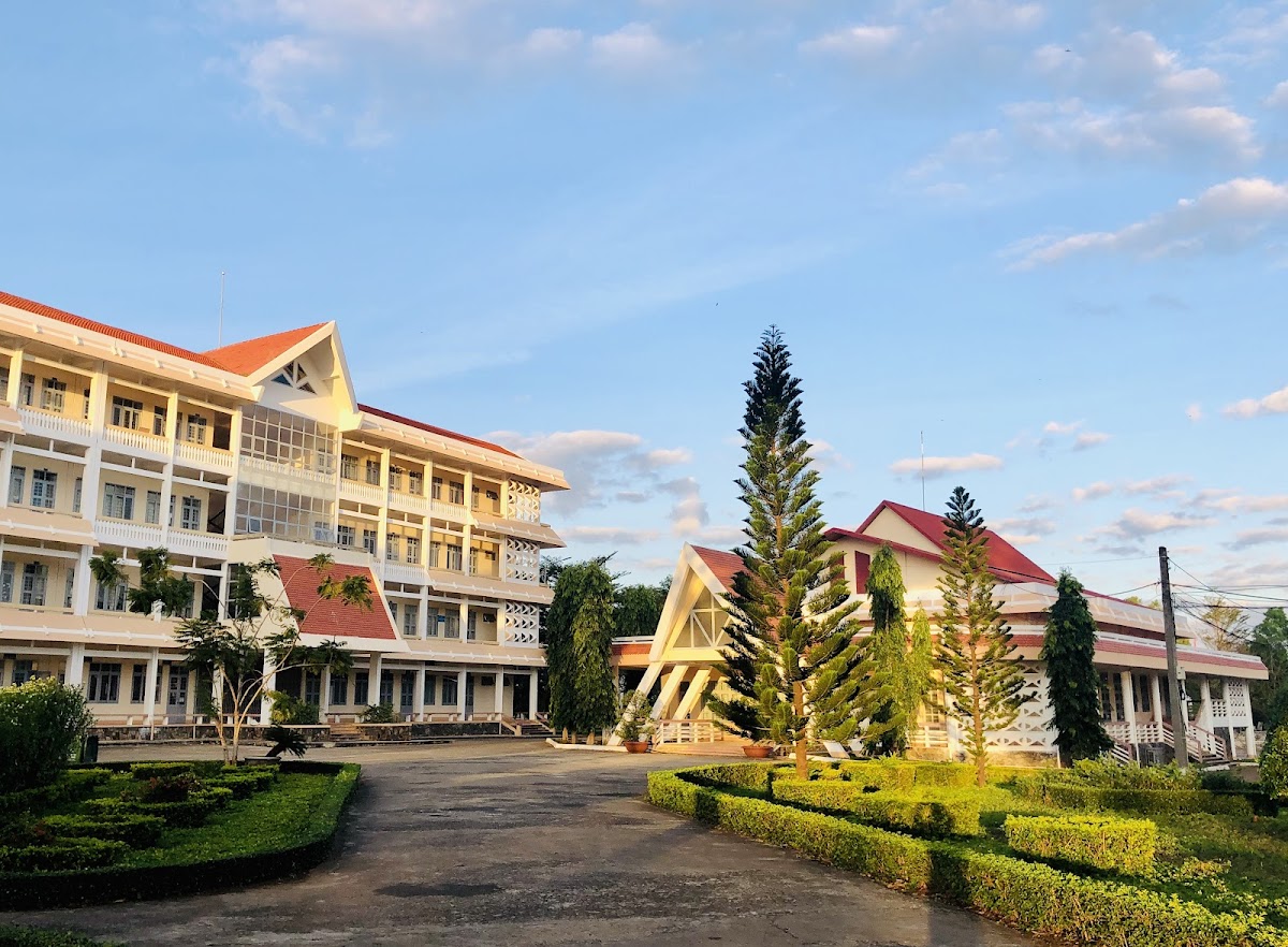 Tay Nguyen University photo 2