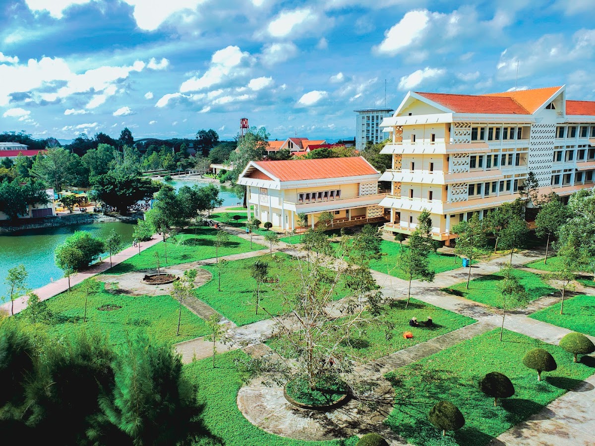 Tay Nguyen University photo 4