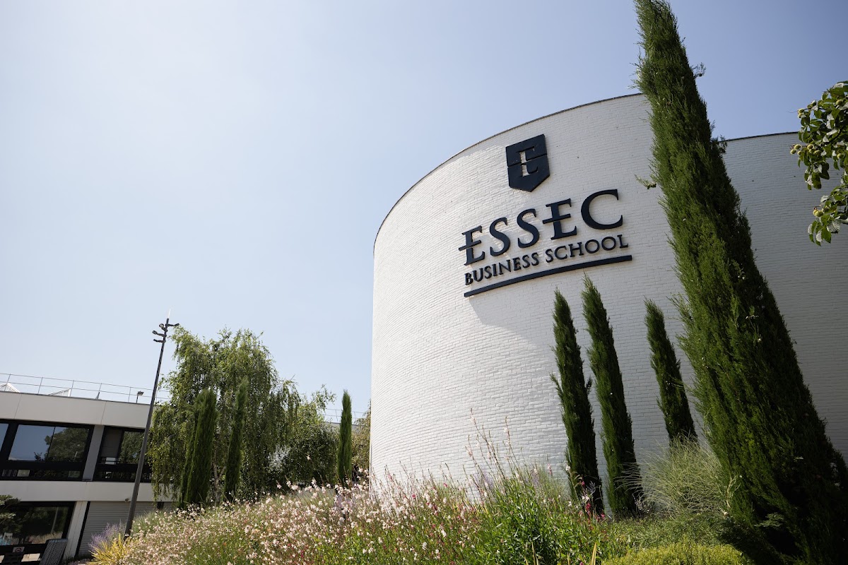 ESSEC Business School photo 1